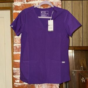 FIGS Casma Three-Pocket Scrub Top, new with tags